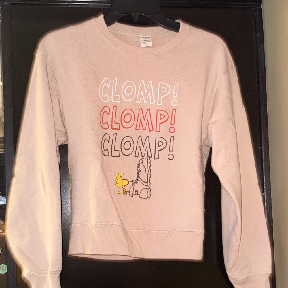 Pink Graphic Uniqlo Peanuts Sweatshirt with Clomp Design XS